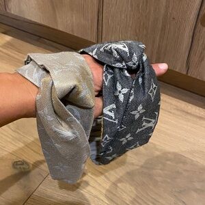 Louis Vuitton Black and Cream Hair Accessories